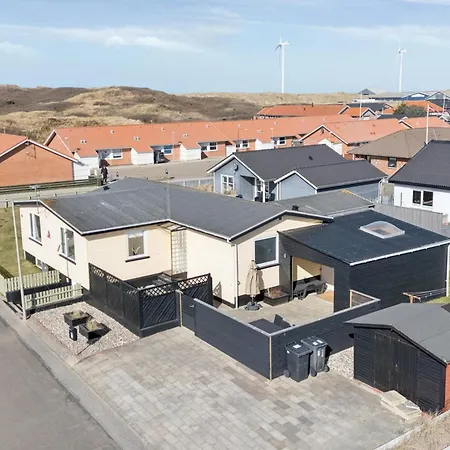 3032 * Hvide Sande
